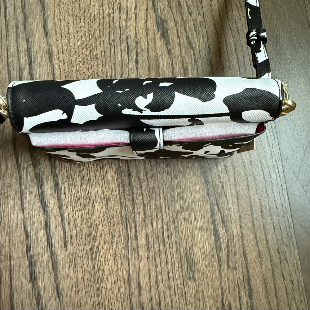 Trina Turk Stylish Black and White Crossbody Bag - Picture 6 of 9
